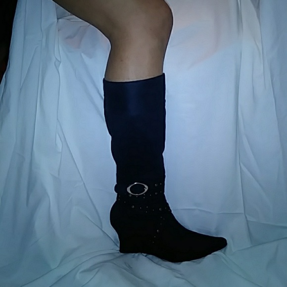 Suede Black Boots - Picture 3 of 3